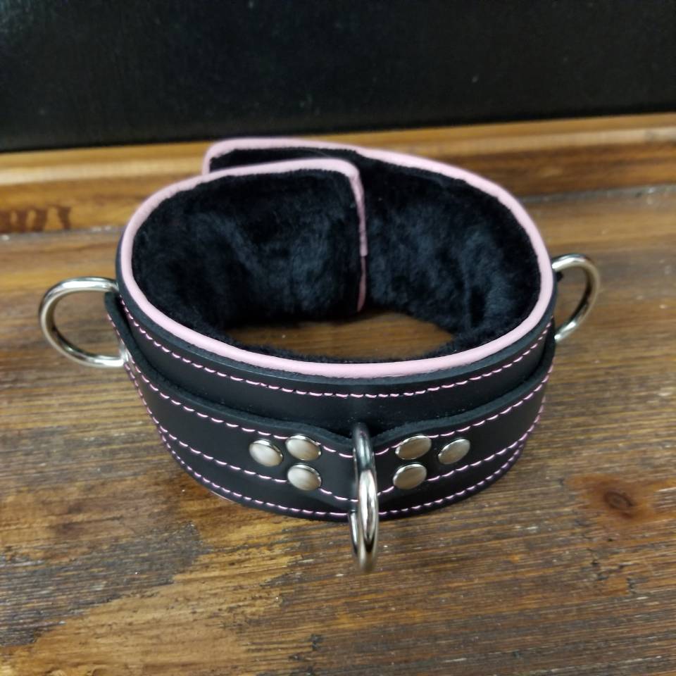 Ultimate Bondage Collar